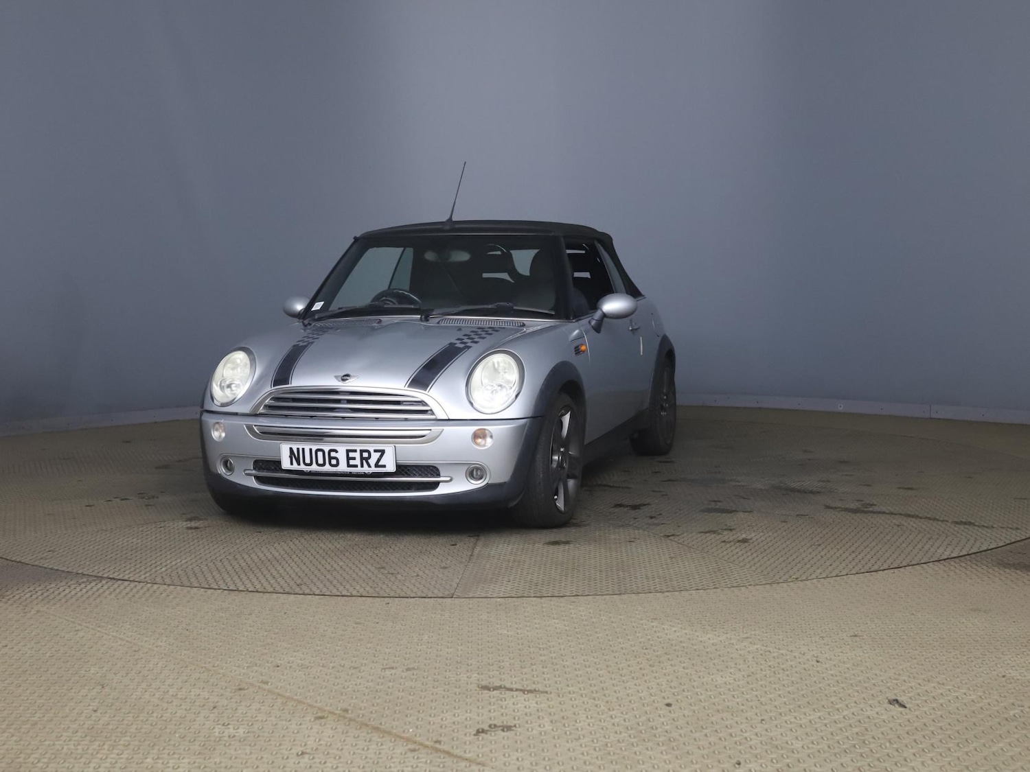 Used MINI Convertible 2006 for sale - 76467847: Photo 6