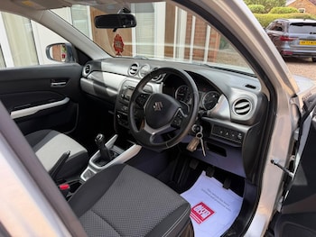 Used Suzuki Vitara 2015 for sale - 79344333: Photo