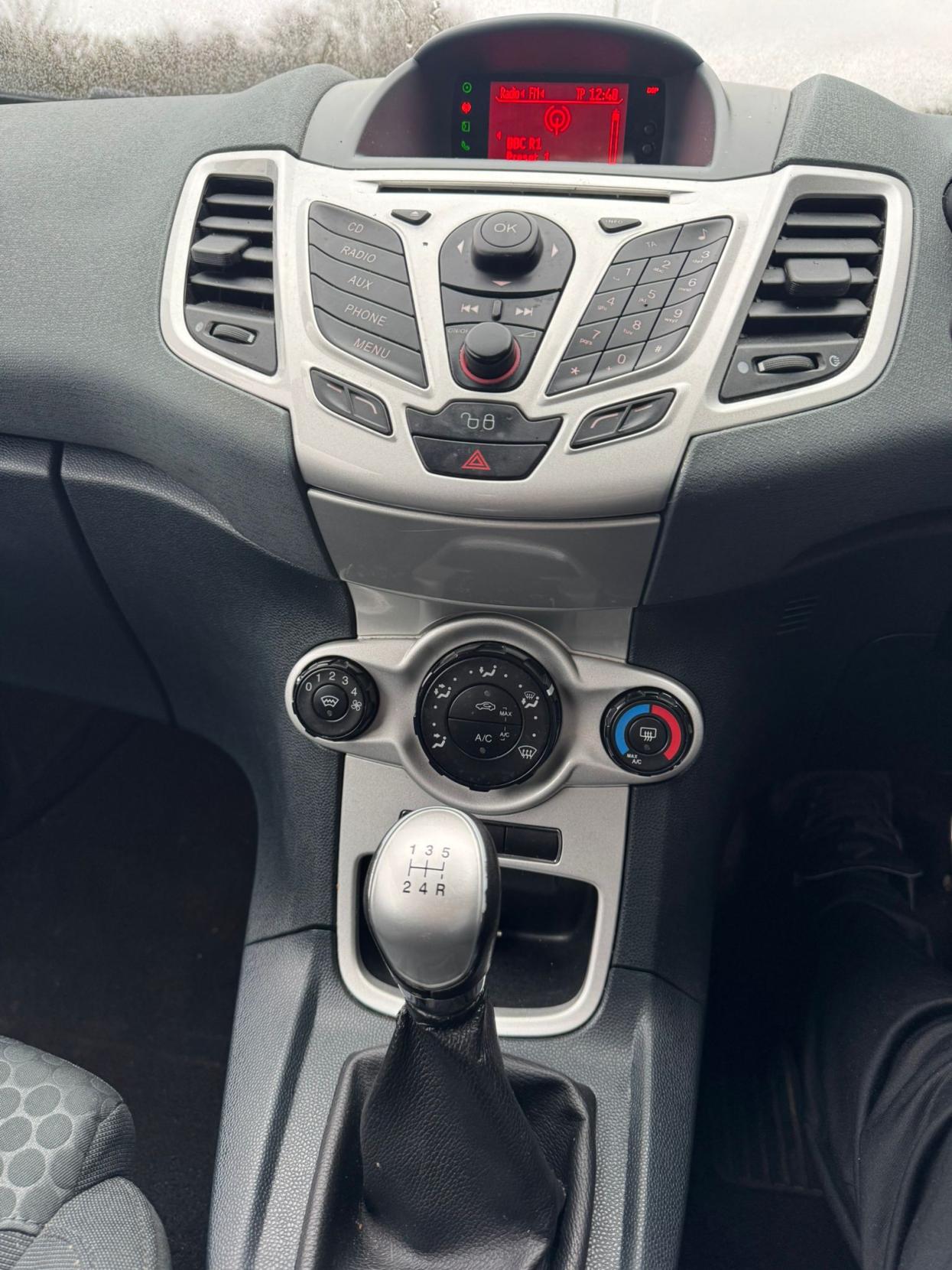 Used Ford Fiesta 2010 for sale - 77644127: Photo 22