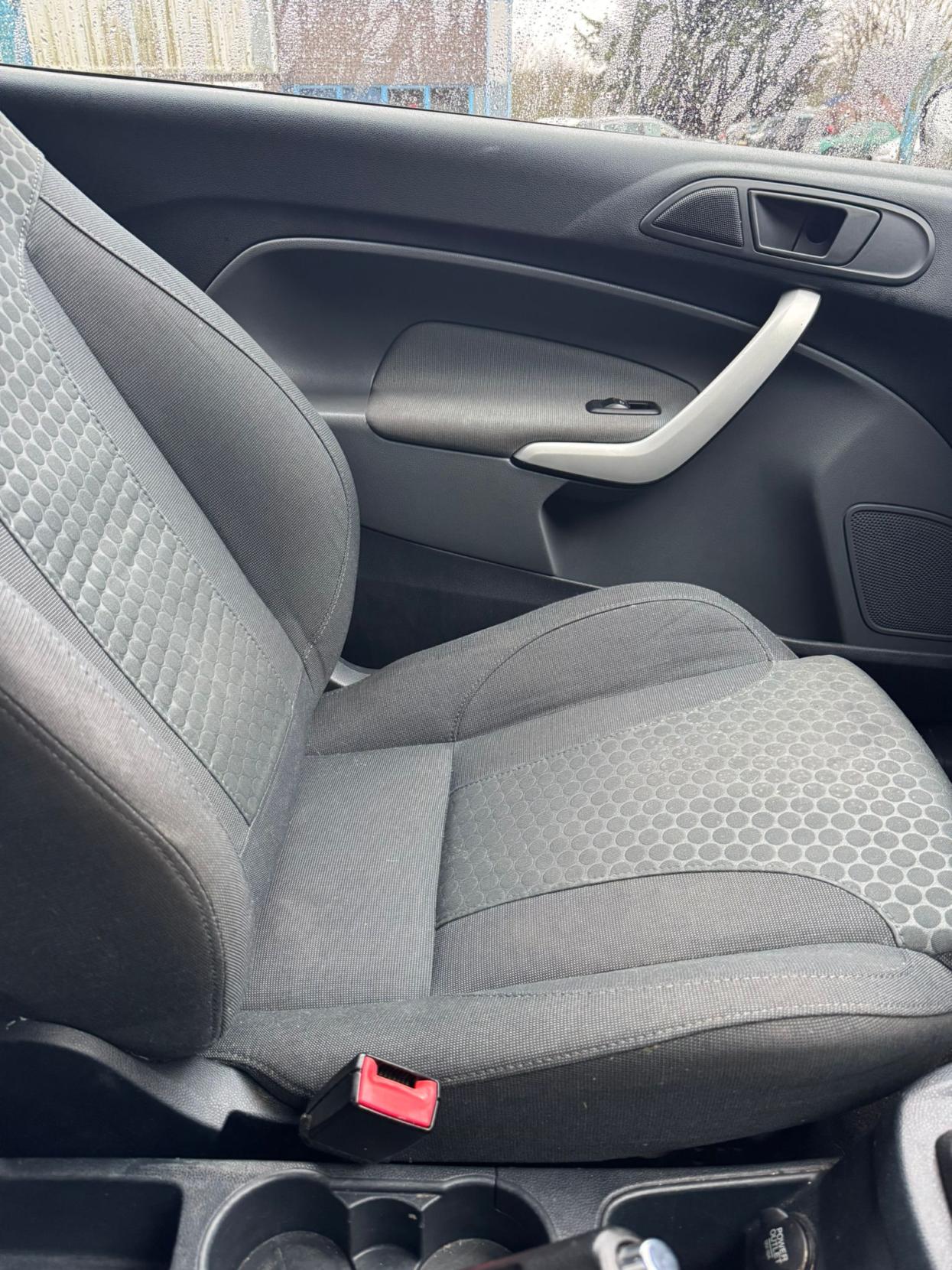 Used Ford Fiesta 2010 for sale - 77644127: Photo 26