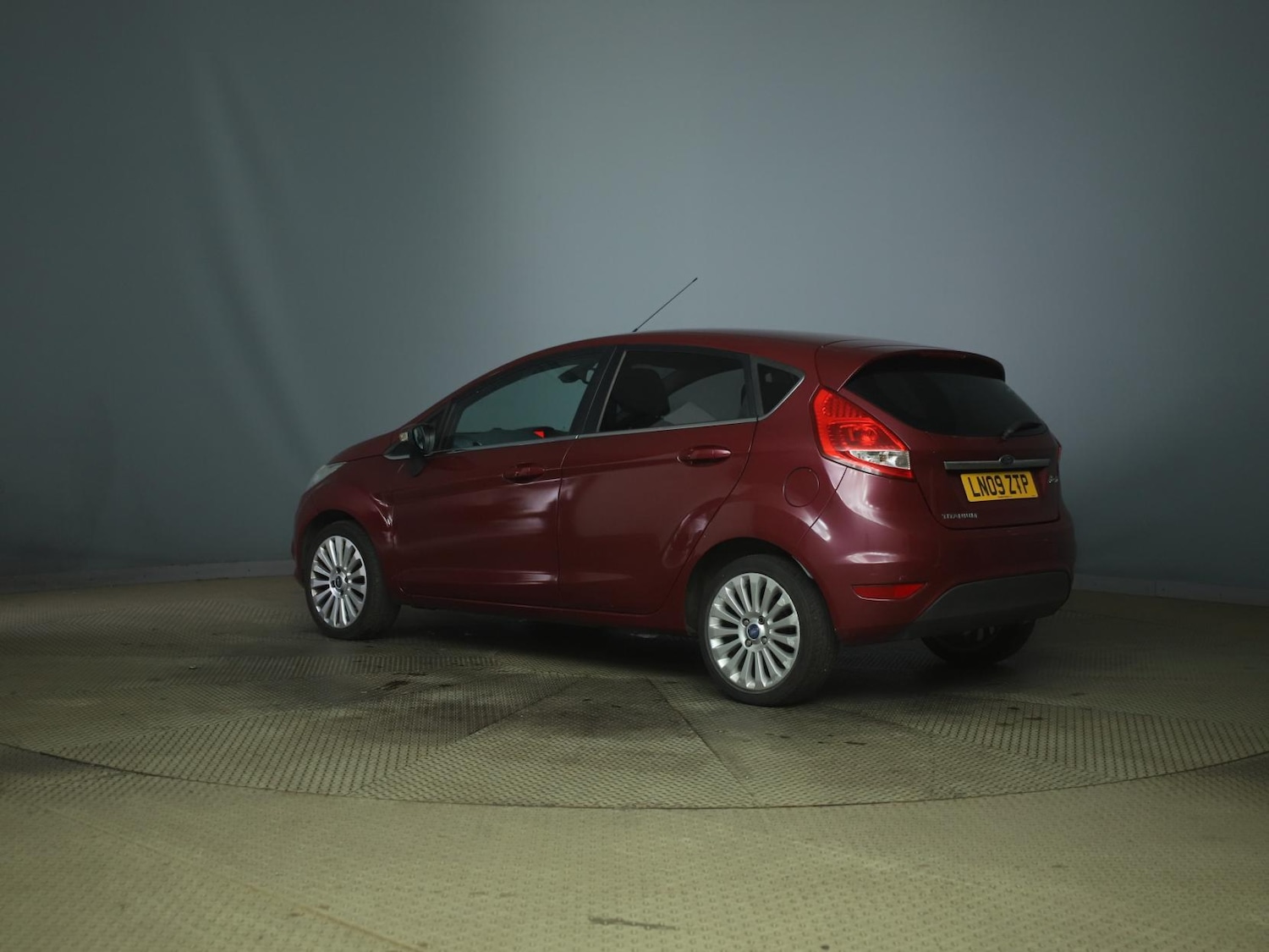 Used Ford Fiesta 2009 for sale - 77048038: Photo 2