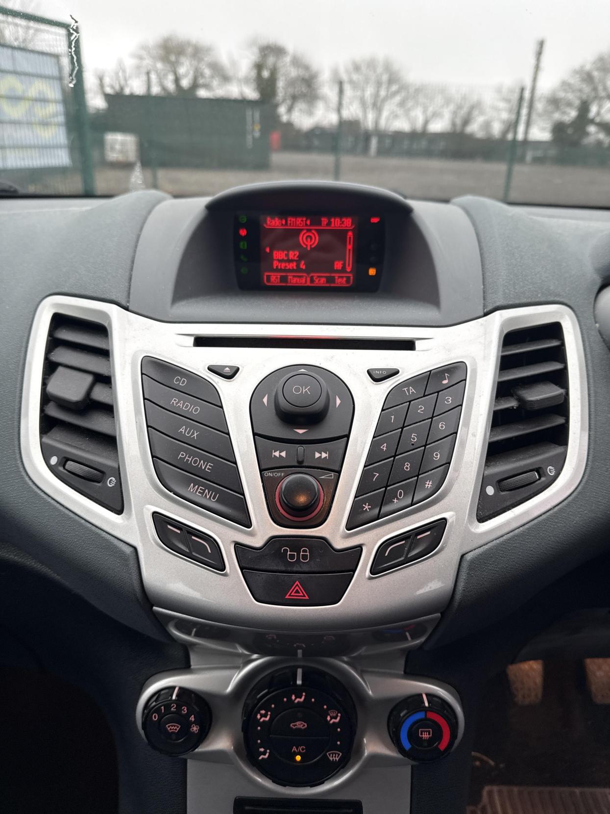 Used Ford Fiesta 2009 for sale - 76908415: Photo 40