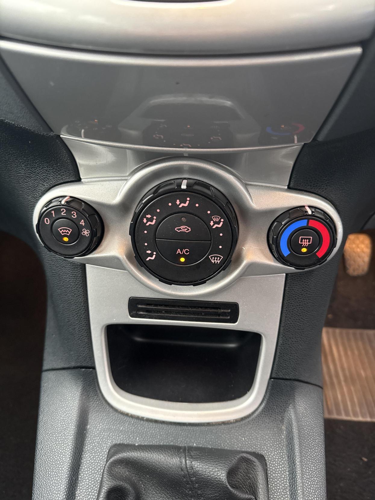 Used Ford Fiesta 2009 for sale - 76908415: Photo 43