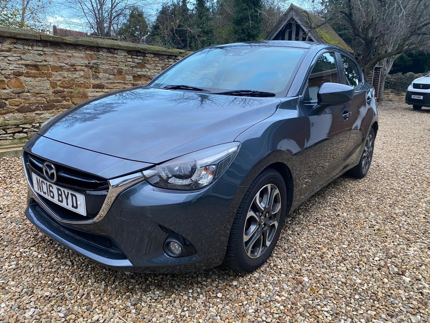 Used Mazda Mazda2 2016 for sale - 76960683: Photo 3