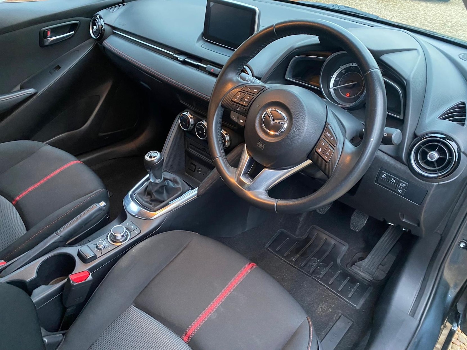 Used Mazda Mazda2 2016 for sale - 76960683: Photo 6