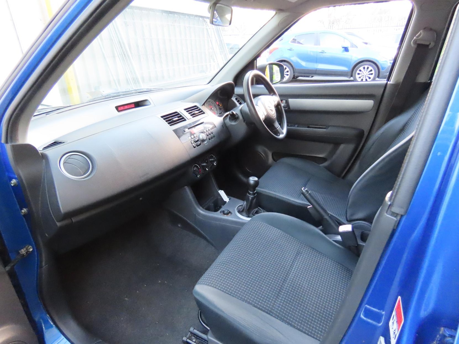 Used Suzuki Swift 2006 for sale - 77132100: Photo 10
