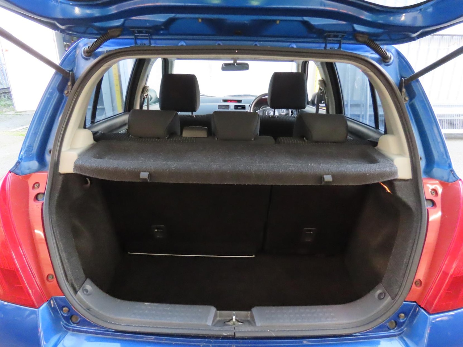 Used Suzuki Swift 2006 for sale - 77132100: Photo 7