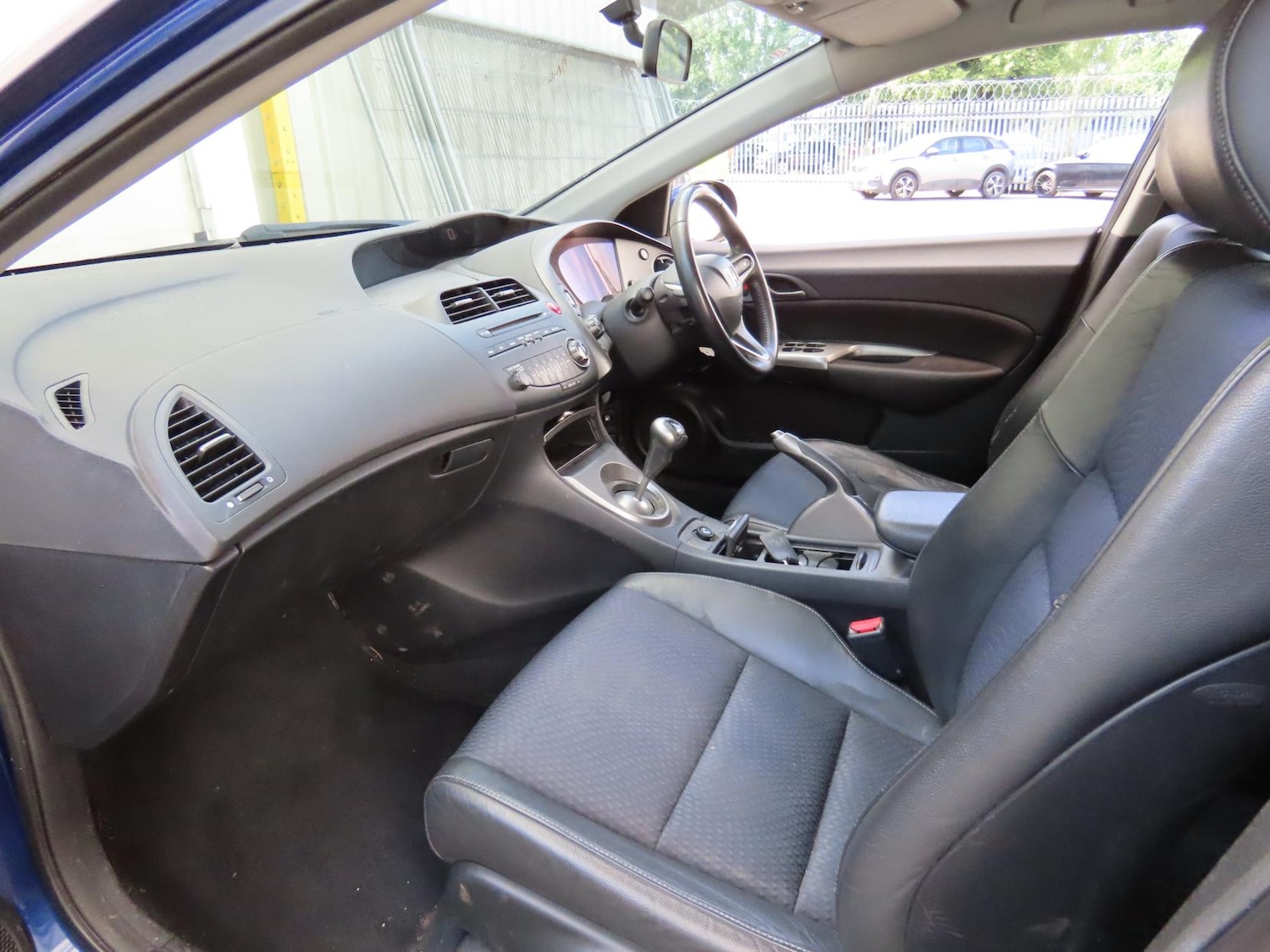 Used Honda Civic 2010 for sale - 77225347: Photo 9