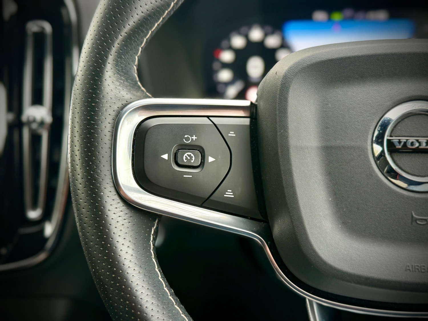 Used Volvo XC40 2019 for sale - 76974719: Photo 63