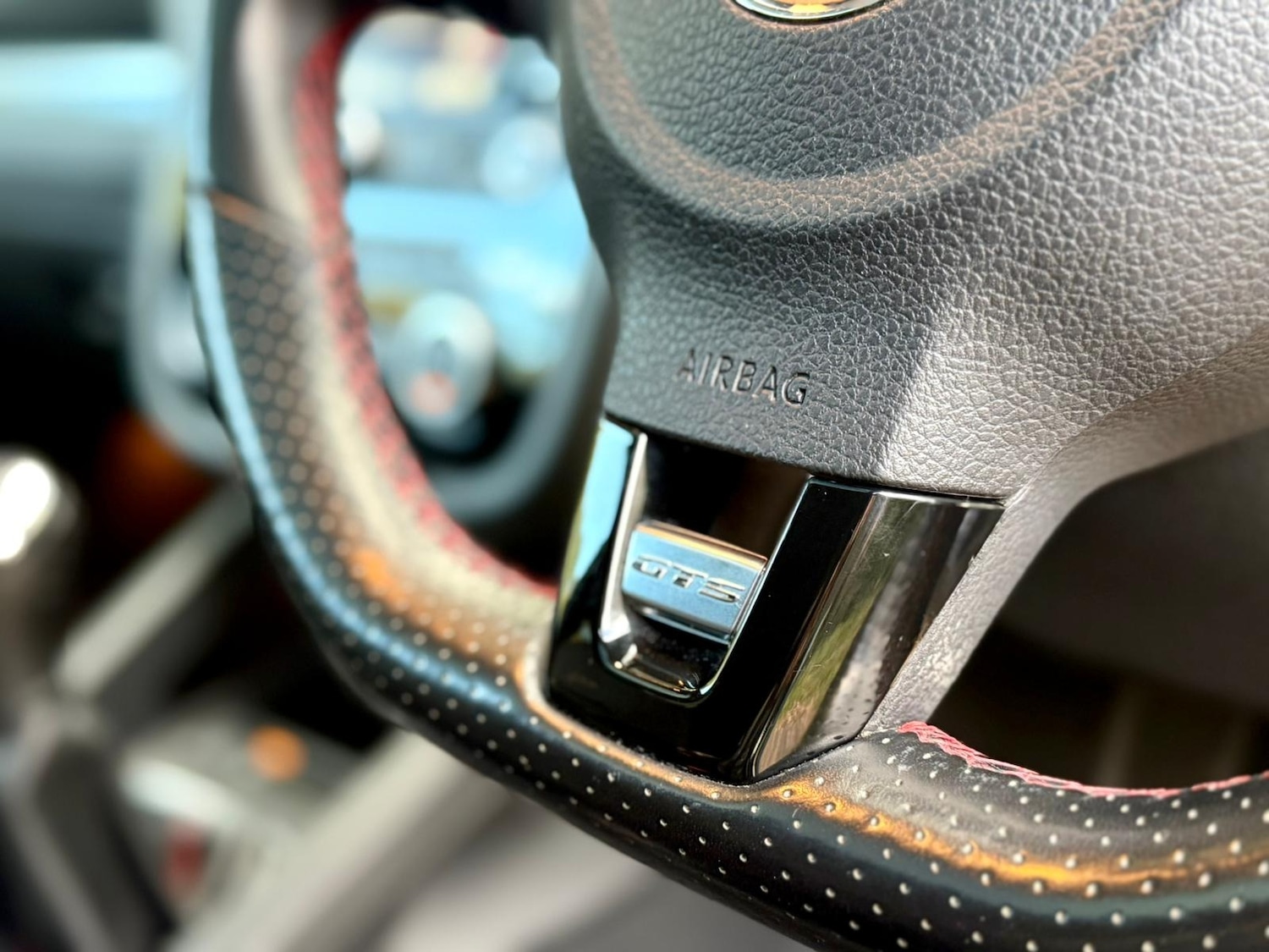 Used Volkswagen Scirocco 2013 for sale - 76483248: Photo 16