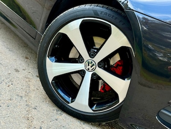 Used Volkswagen Scirocco 2013 for sale - 76483248: Photo