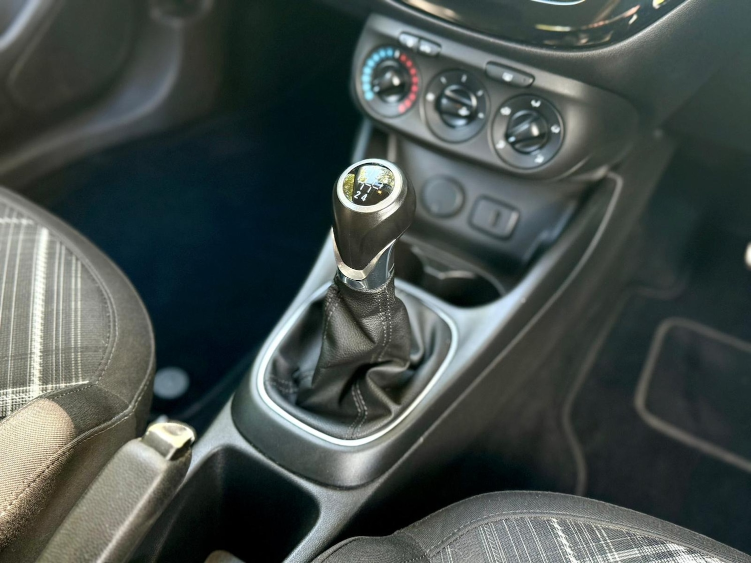 Used Vauxhall Corsa 2016 for sale - 76750194: Photo 6