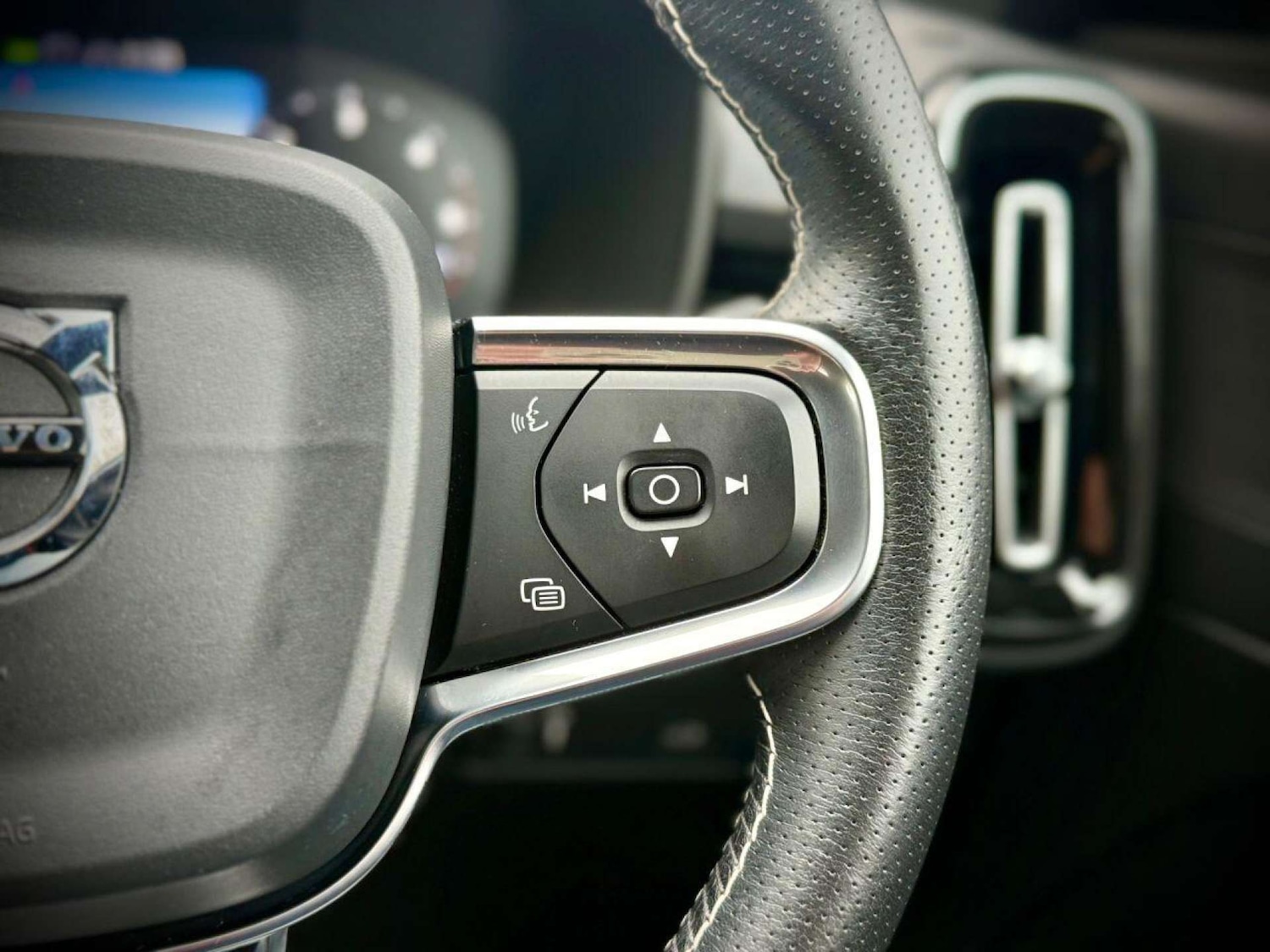 Used Volvo XC40 2019 for sale - 77270962: Photo 63