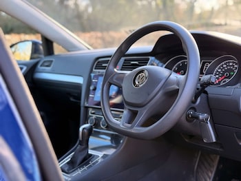 Used Volkswagen Golf 2017 for sale - 77551259: Photo