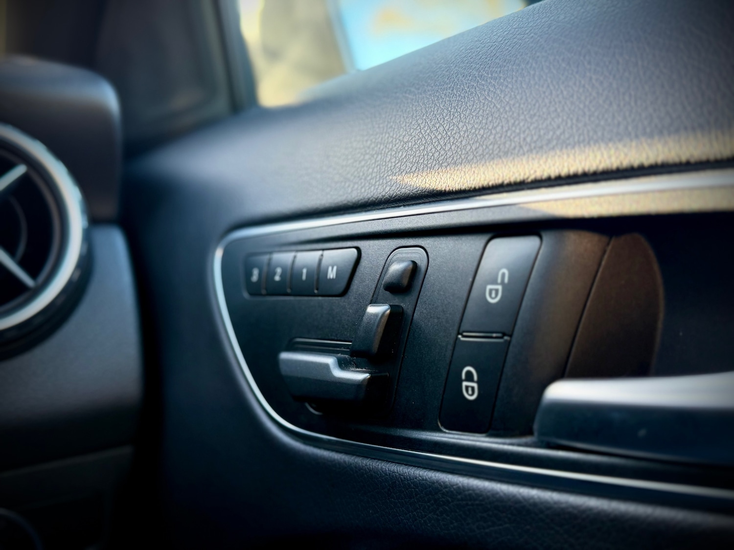 Used Mercedes-Benz GLA 2016 for sale - 77005659: Photo 72