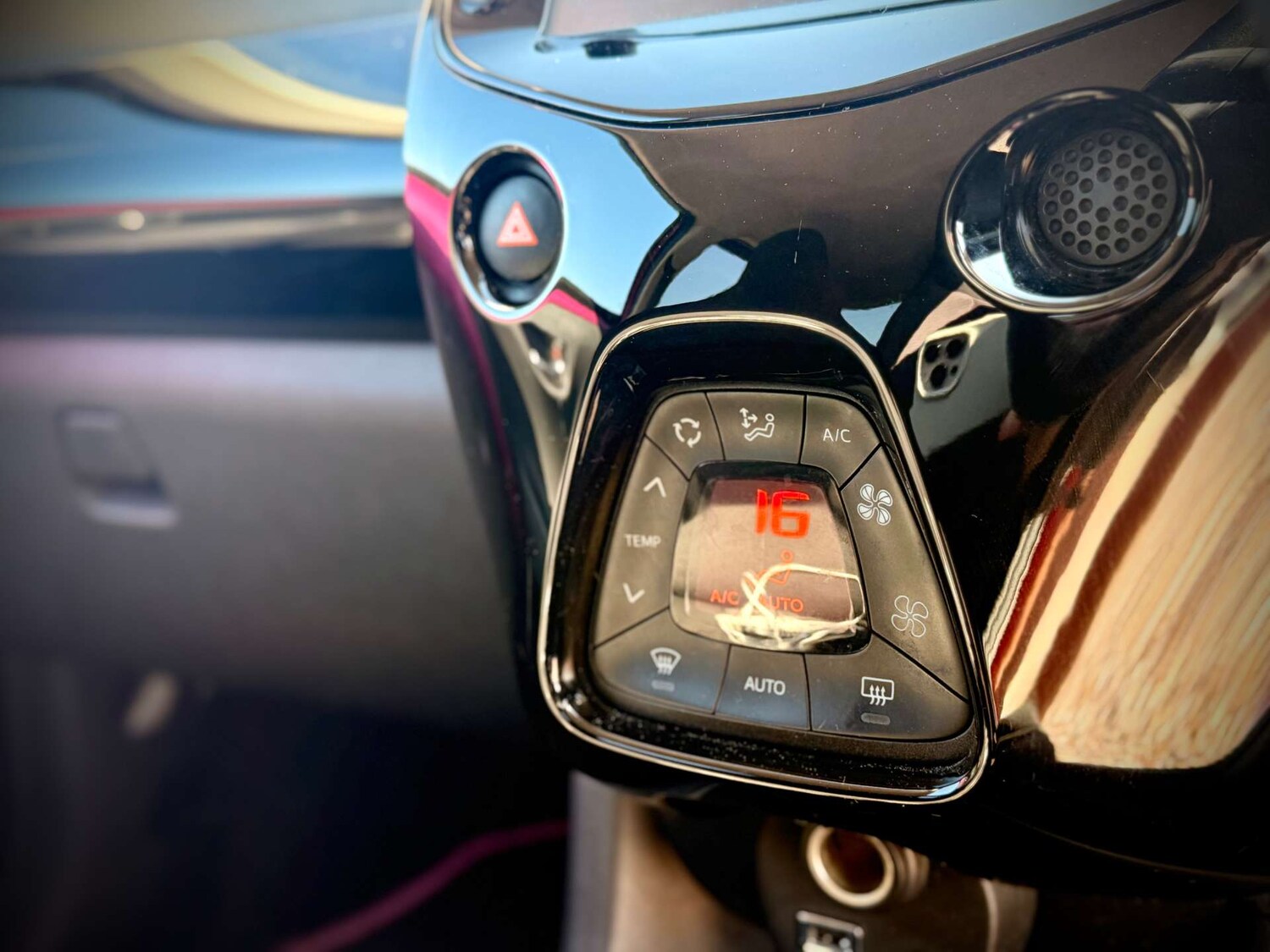 Used Toyota AYGO 2018 for sale - 77963192: Photo 23