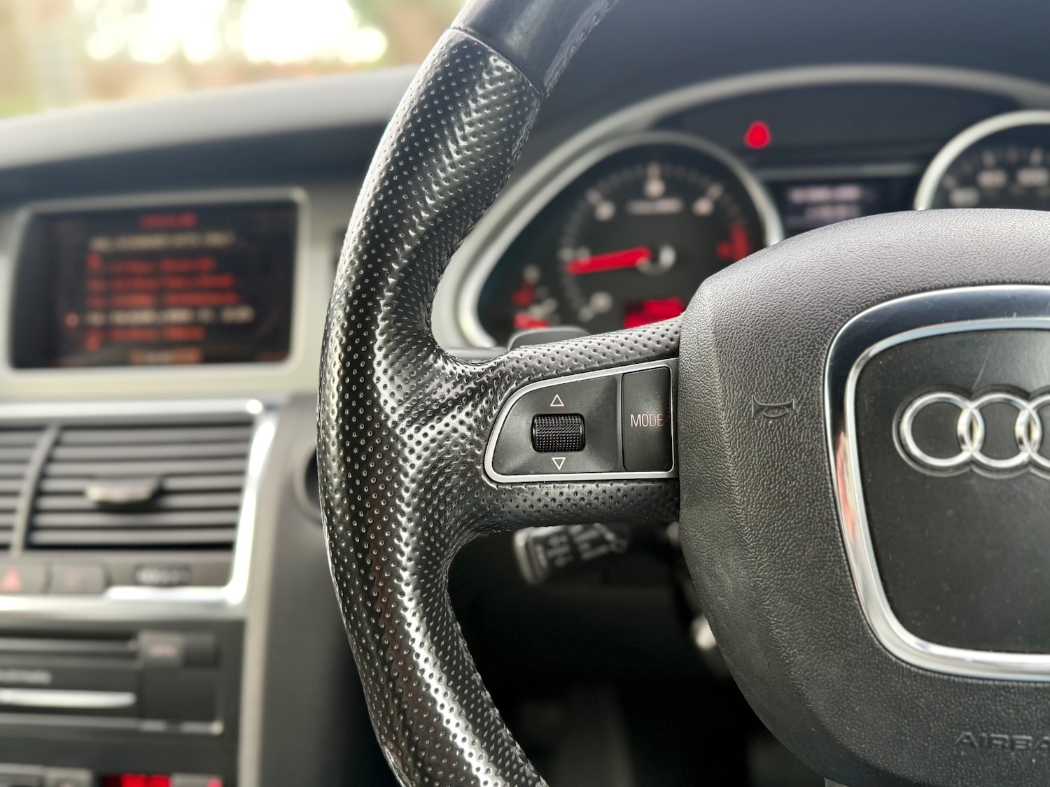 Used Audi Q7 2010 for sale - 77189556: Photo 16