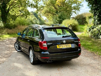 Used Skoda Superb 2013 for sale - 76225461: Photo 2