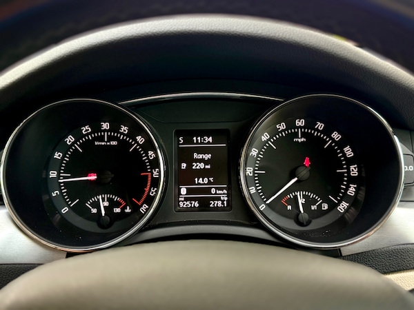 Used Skoda Superb 2013 for sale - 76225461: Photo 65