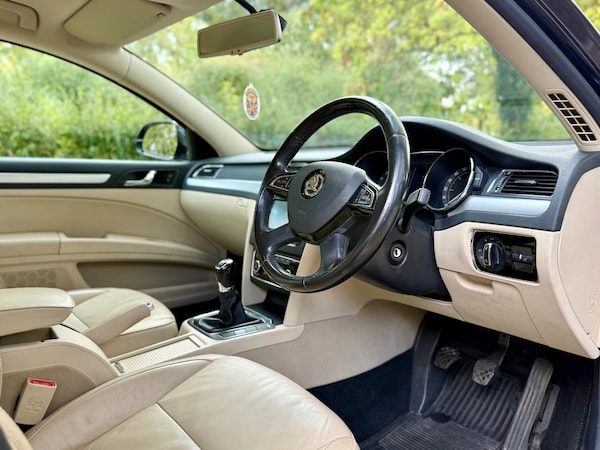 Used Skoda Superb 2013 for sale - 76225461: Photo 71