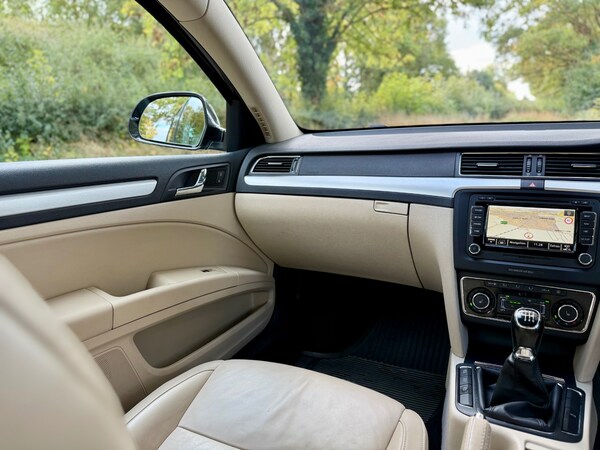 Used Skoda Superb 2013 for sale - 76225461: Photo 87
