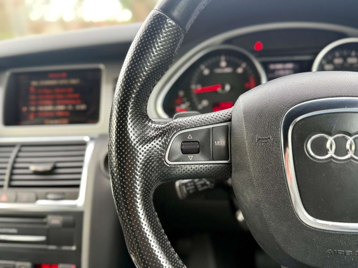 Used Audi Q7 2010 for sale - 77270961: Photo 16