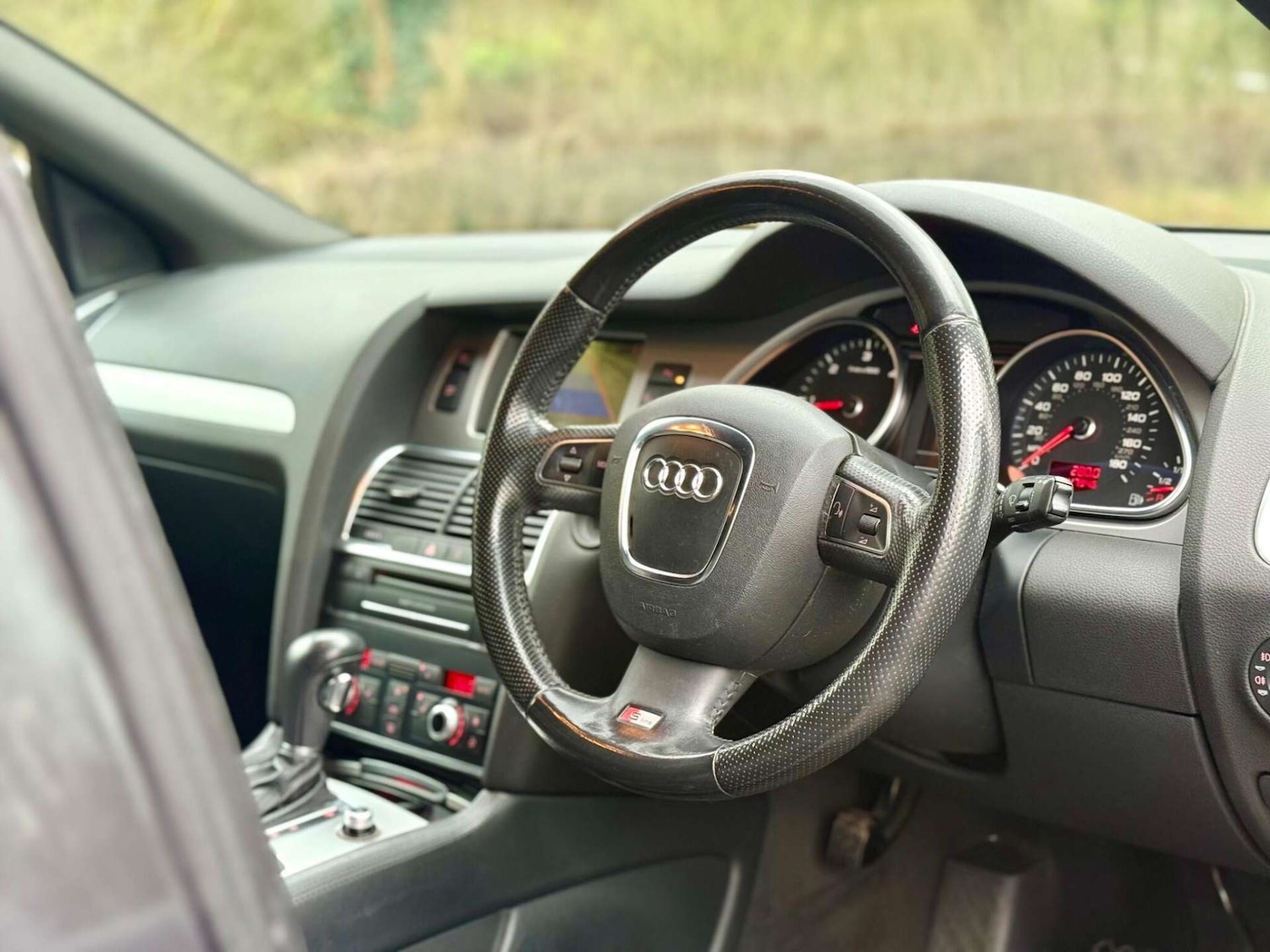 Used Audi Q7 2010 for sale - 77270961: Photo 3