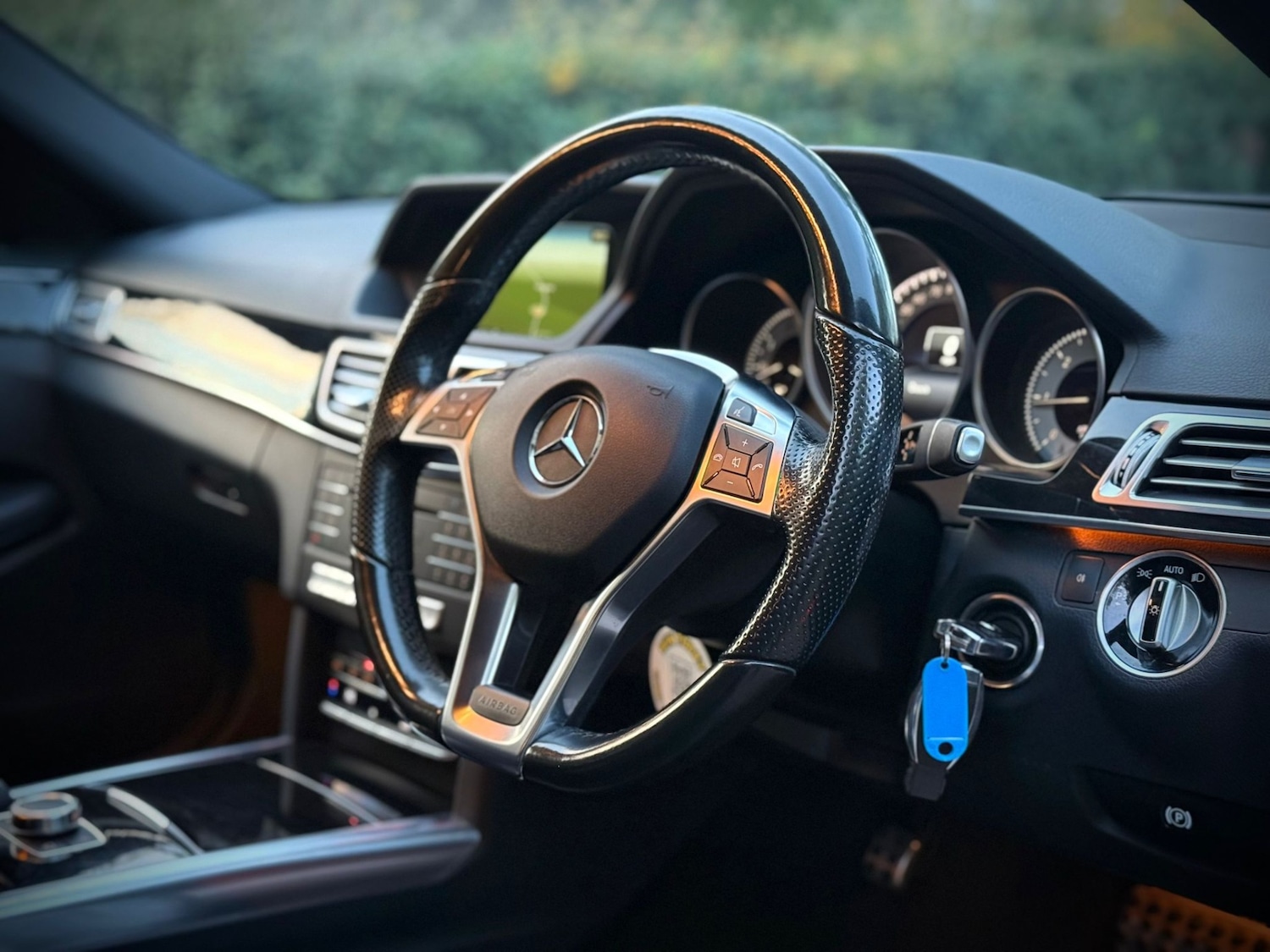 Used Mercedes-Benz E Class 2015 for sale - 76362883: Photo 3