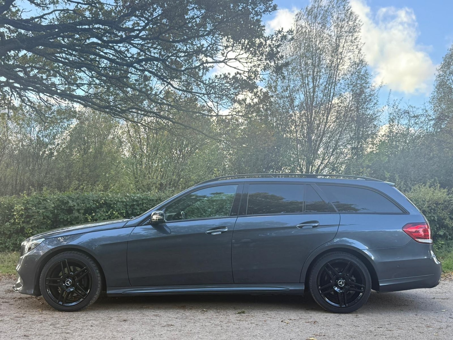 Used Mercedes-Benz E Class 2015 for sale - 76362883: Photo 5