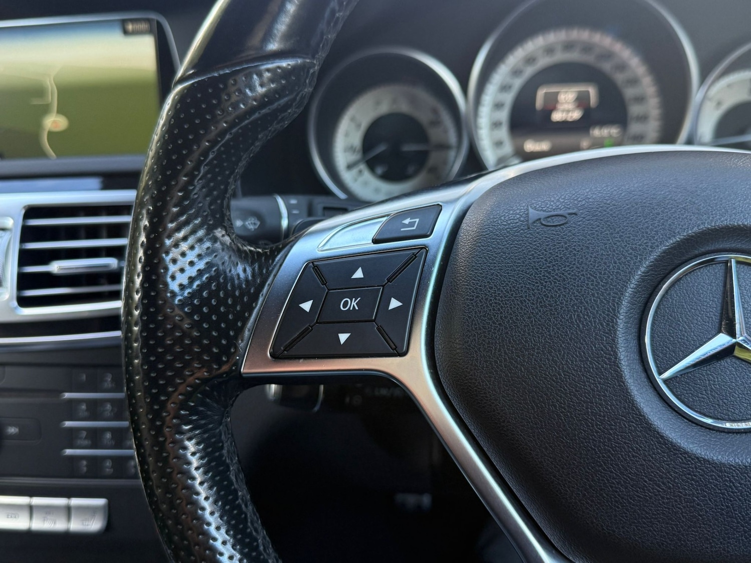 Used Mercedes-Benz E Class 2015 for sale - 76362883: Photo 73