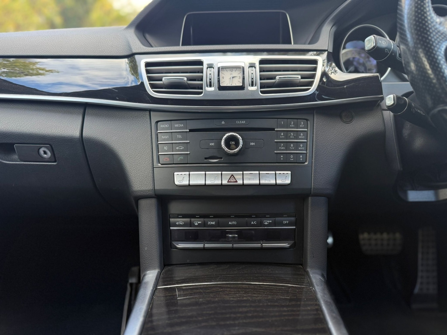 Used Mercedes-Benz E Class 2015 for sale - 76362883: Photo 86