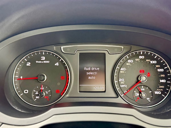 Used Audi Q3 2016 for sale - 75679986: Photo 74