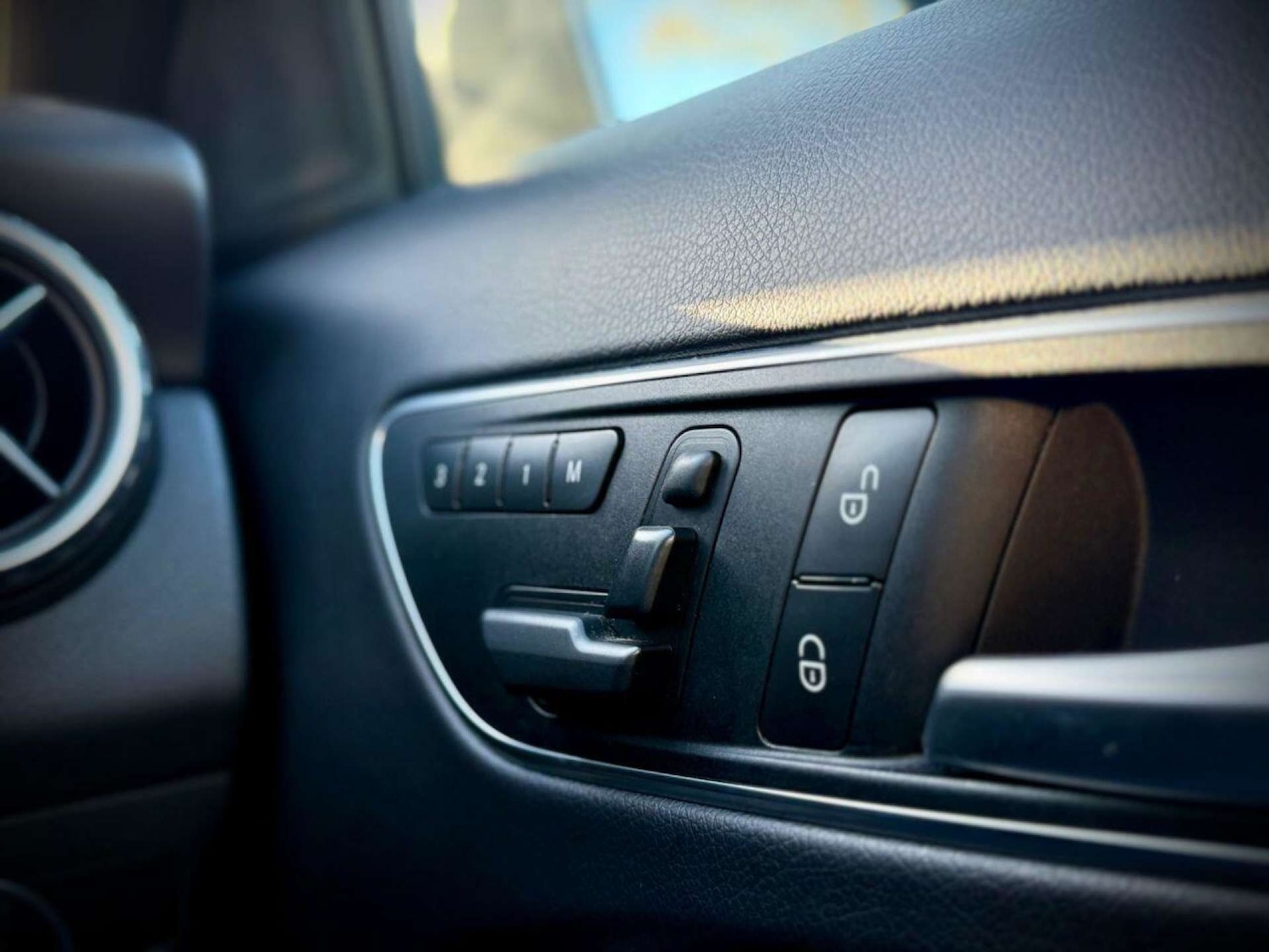 Used Mercedes-Benz GLA 2016 for sale - 77270965: Photo 78