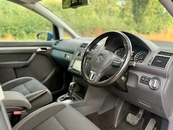 Used Volkswagen Touran 2012 for sale - 75711579: Photo
