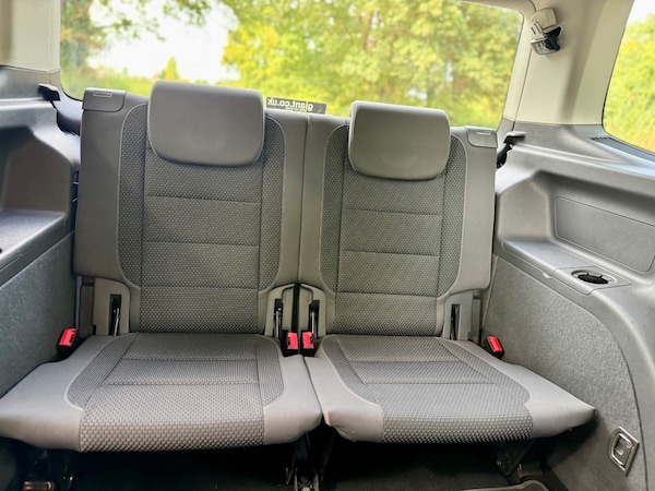 Used Volkswagen Touran 2012 for sale - 75711579: Photo 63