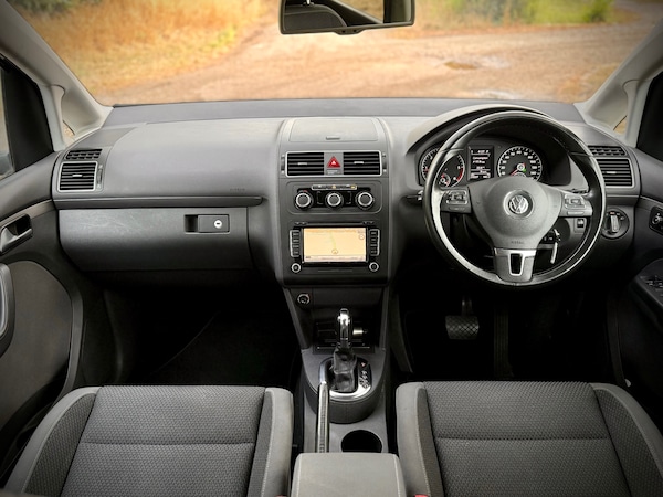 Used Volkswagen Touran 2012 for sale - 75711579: Photo 65