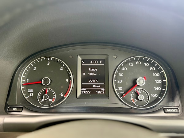 Used Volkswagen Touran 2012 for sale - 75711579: Photo 68