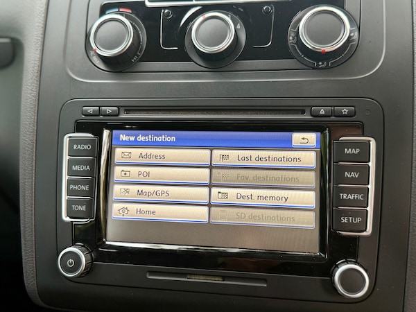 Used Volkswagen Touran 2012 for sale - 75711579: Photo 83