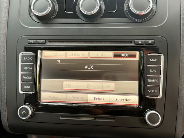 Used Volkswagen Touran 2012 for sale - 75711579: Photo 86