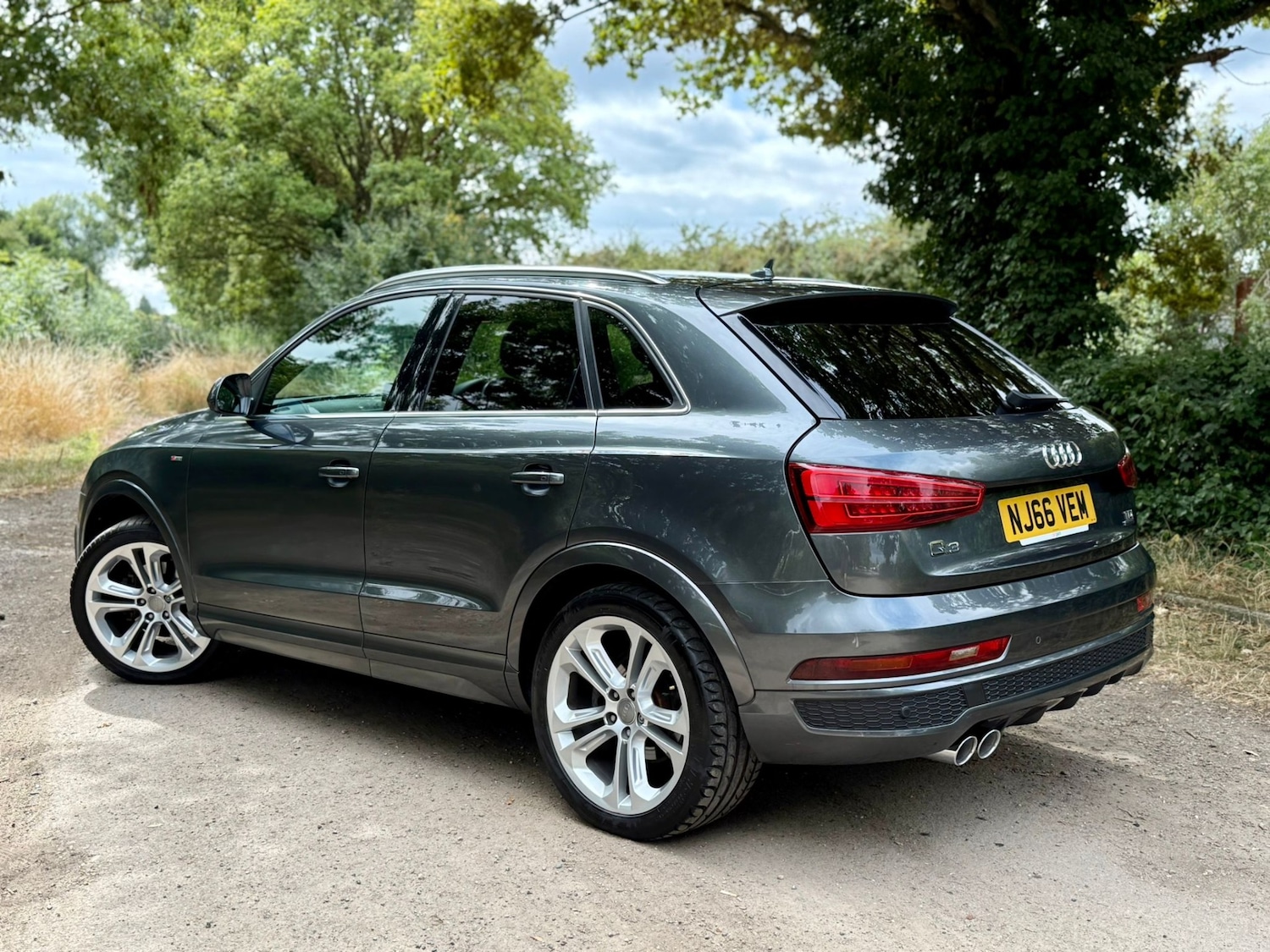 Used Audi Q3 2016 for sale - 76750331: Photo 2