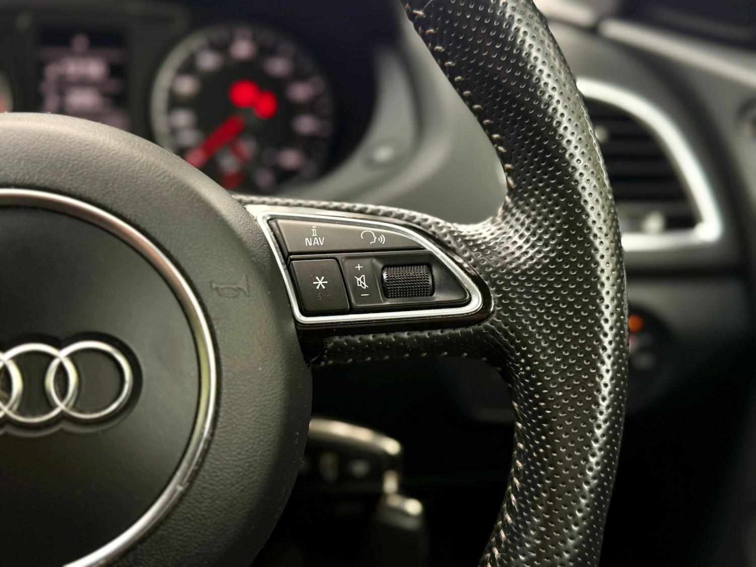 Used Audi Q3 2016 for sale - 76750331: Photo 52