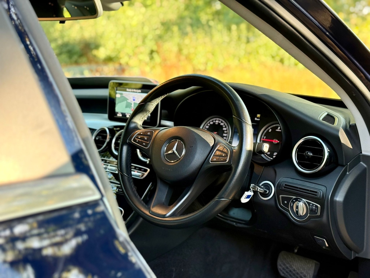 Used Mercedes-Benz C Class 2017 for sale - 76751993: Photo 3