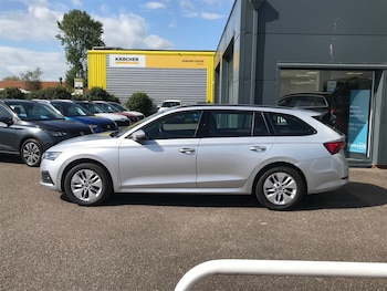 Used Skoda Octavia 2023 for sale - 78313936: Photo