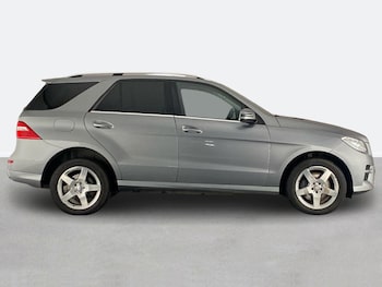 Used Mercedes-Benz M Class 2014 for sale - 77878934: Photo