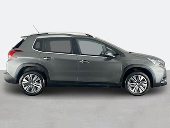 Used Peugeot 2008 2019 for sale - 77076717: Photo