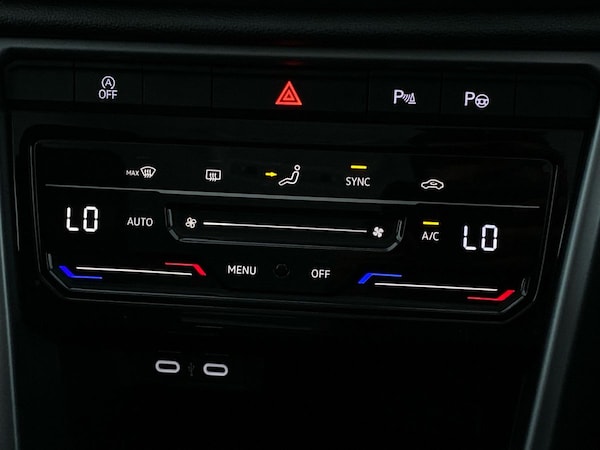 Used Volkswagen T-Roc 2023 for sale - 75215936: Photo 19