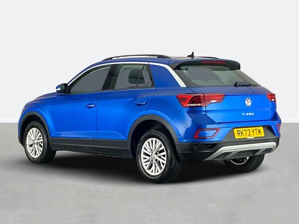 Used Volkswagen T-Roc 2023 for sale - 75215936: Photo 2