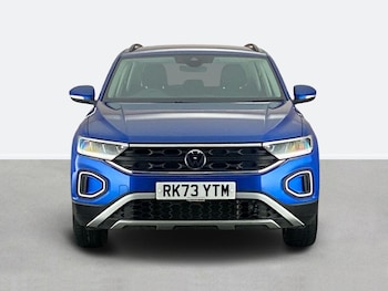 Used Volkswagen T-Roc 2023 for sale - 75215936: Photo