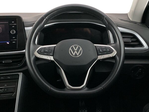 Used Volkswagen T-Roc 2023 for sale - 75215936: Photo 8