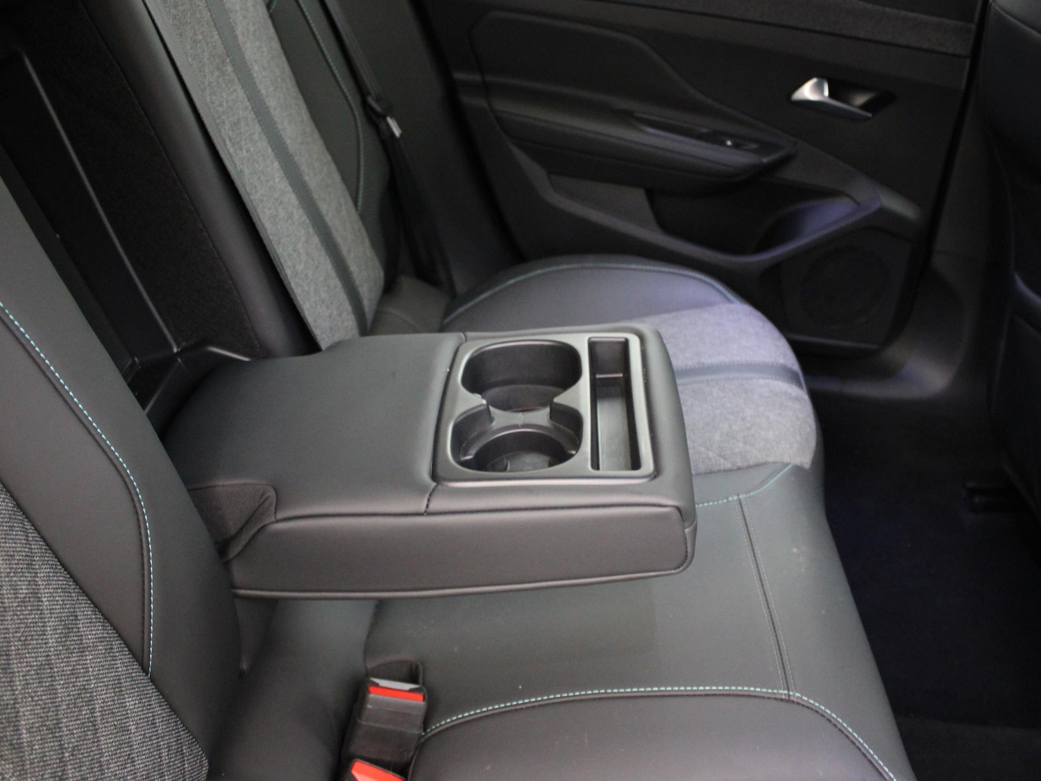 Used Peugeot 408 2024 for sale - 77742229: Photo 14